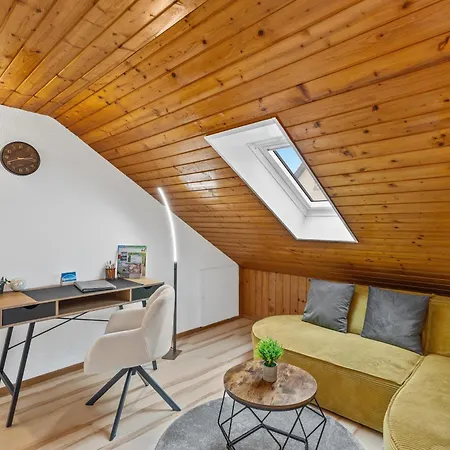 Modernes Zentral In Mit Parkplatz Und Wlan Ideal Fuer Business Und Urlaub Apartment *