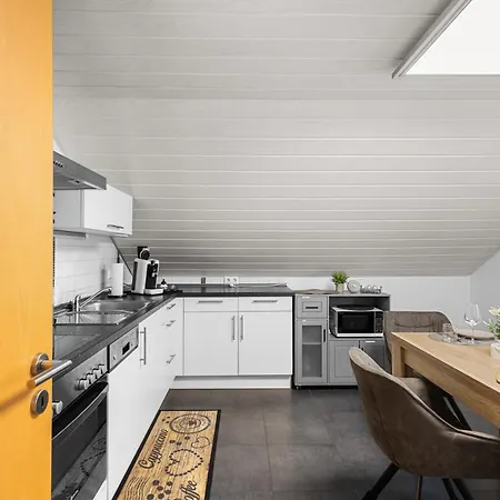 Modernes Zentral In Mit Parkplatz Und Wlan Ideal Fuer Business Und Urlaub Apartment *