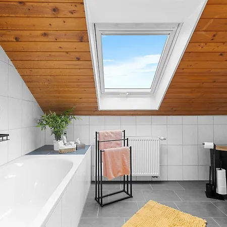 Modernes Zentral In Mit Parkplatz Und Wlan Ideal Fuer Business Und Urlaub Apartment